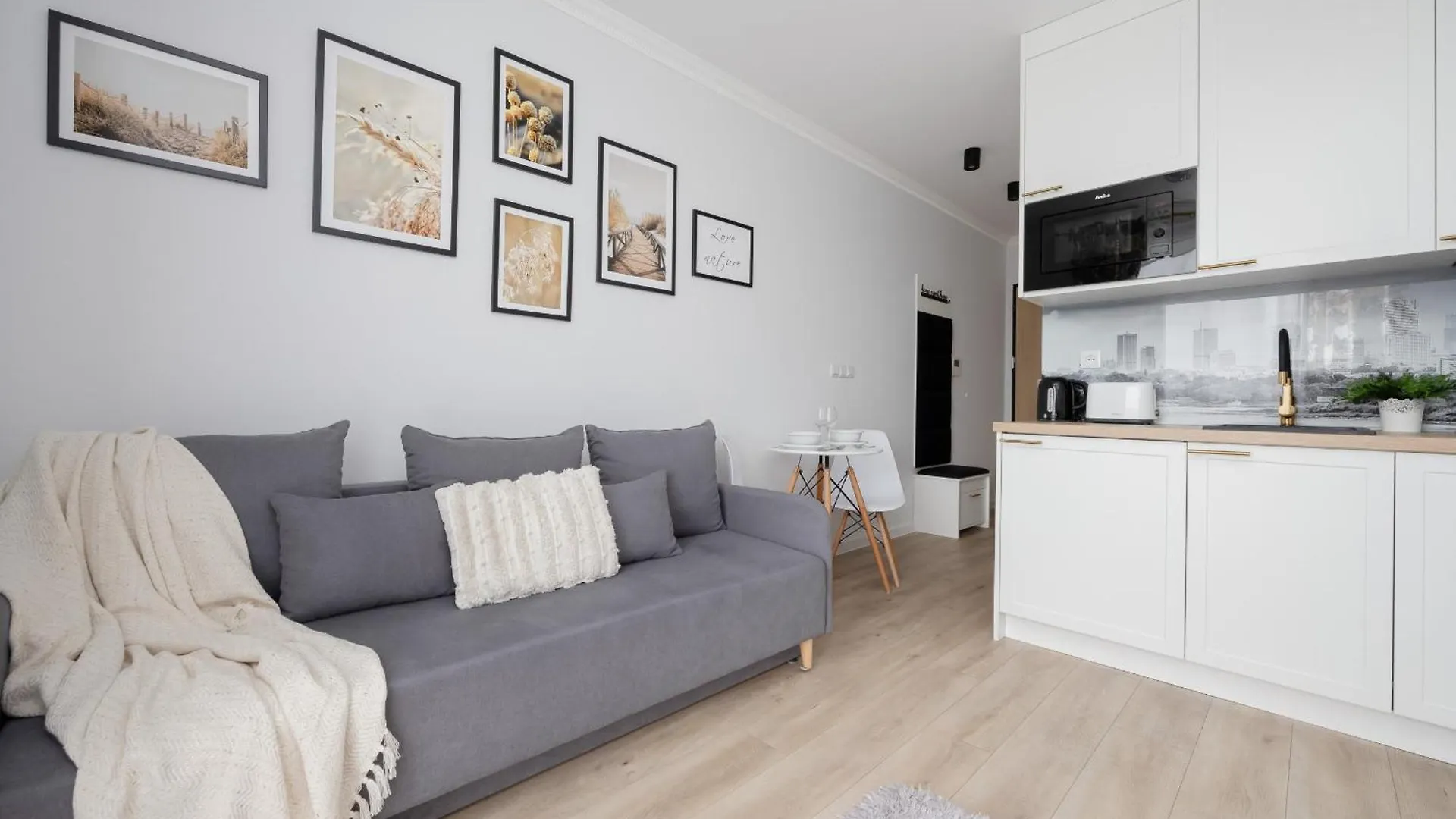 Modern Studio Apartment With Balcony By Rent Like Home Warsaw Poland
