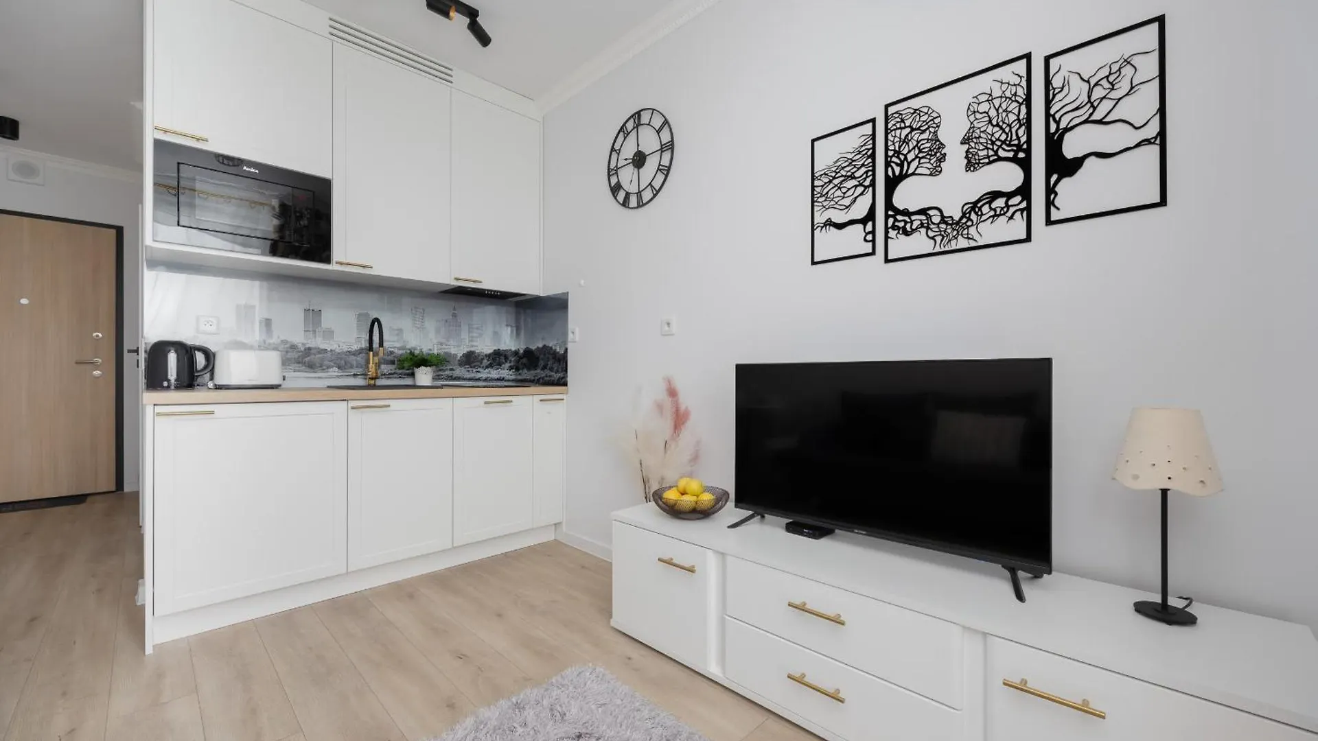 Modern Studio Apartment With Balcony By Rent Like Home Warszawa